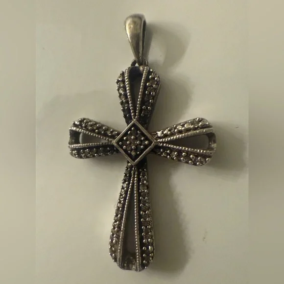 Vintage 925 Sterling Silver Marcasite Religious Cross
Pendant - Picture 6 of 11